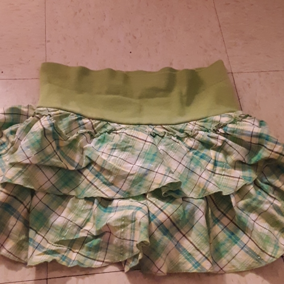 Little girls skirt with shorts connected medium🤗 - Picture 1 of 5